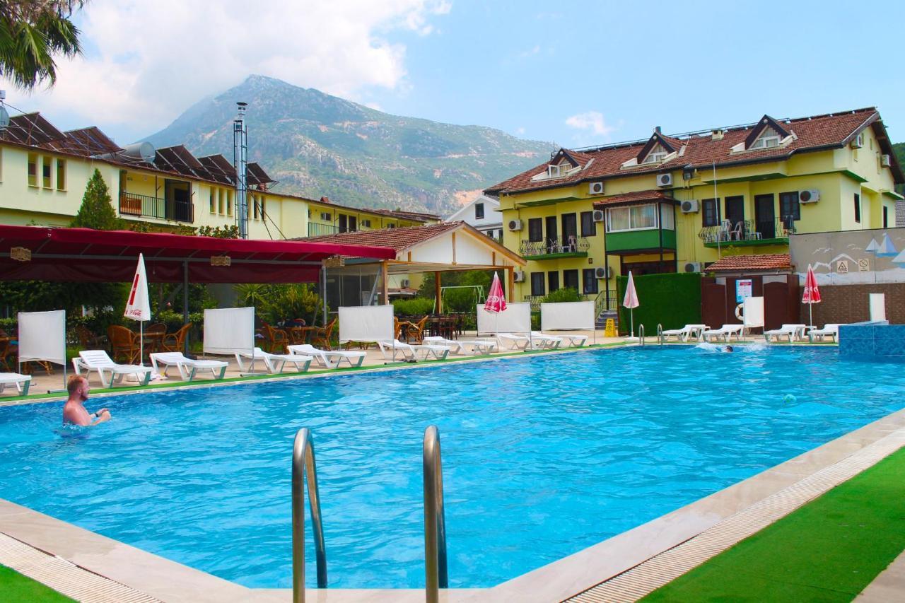 Carmina Hotel Ovacık Exterior foto